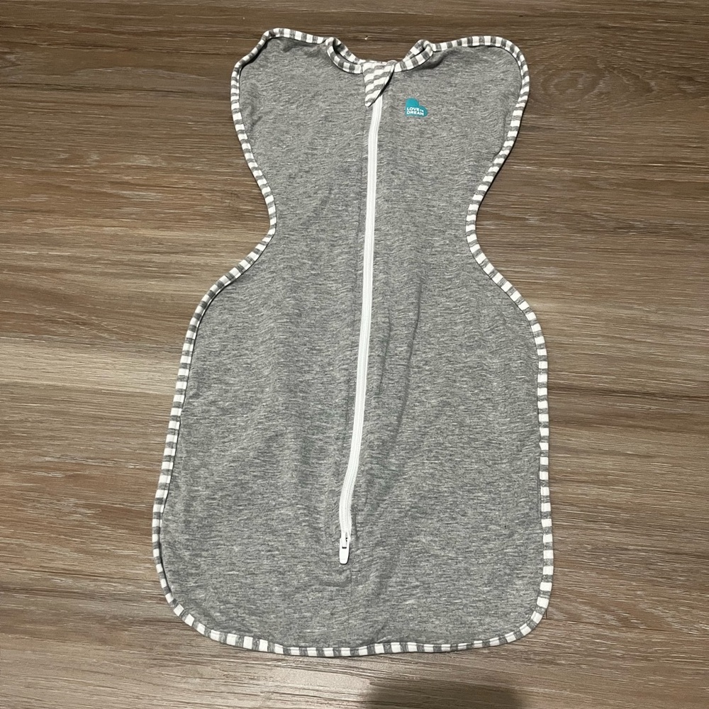 Love to Dream Gray Swaddle Up size small 8-13 lbs like new